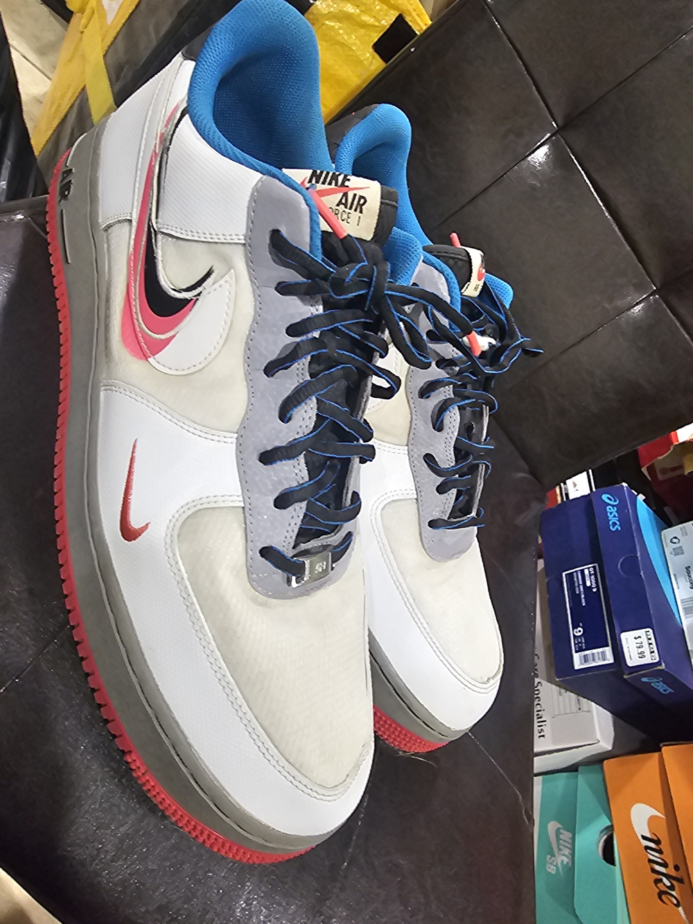 Men’s Low-Top Sneakers in White, Blue & Pink